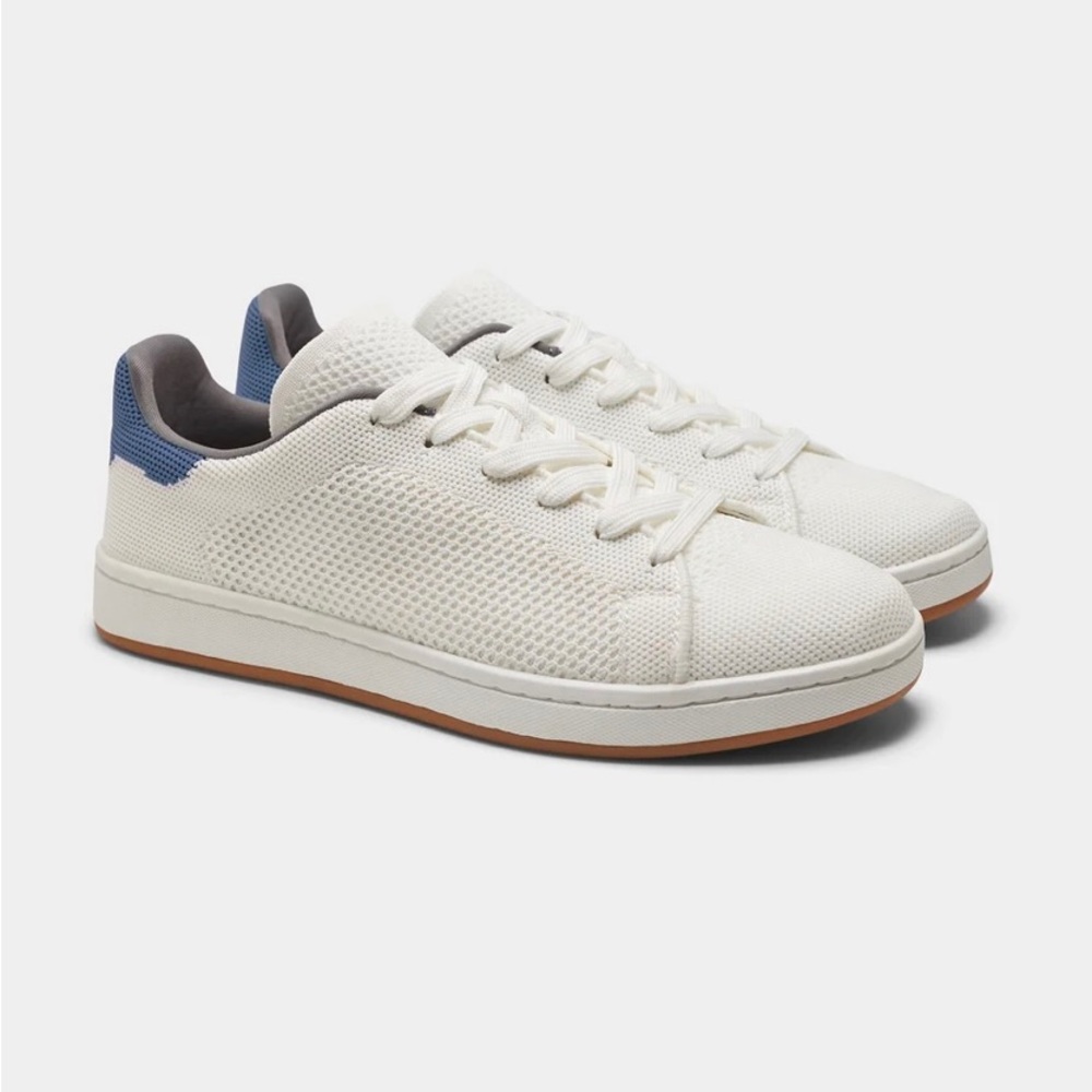 Brand new, never used says men’s classic sneaker - denim